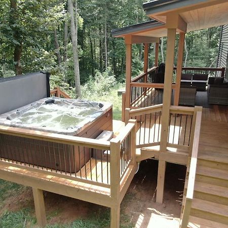 Lazy Bear-Hottub, Pet Friendly, Private Home Just 15 Minutes To Asheville.. Fairview Exterior photo