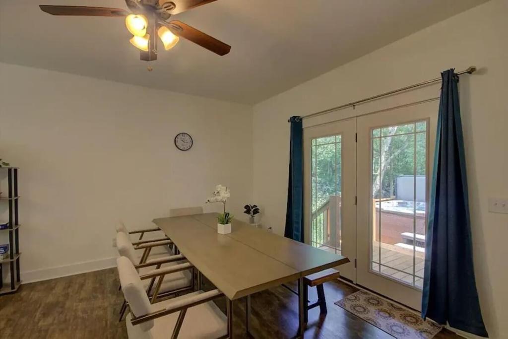 Lazy Bear-Hottub, Pet Friendly, Private Home Just 15 Minutes To Asheville.. Fairview Exterior photo