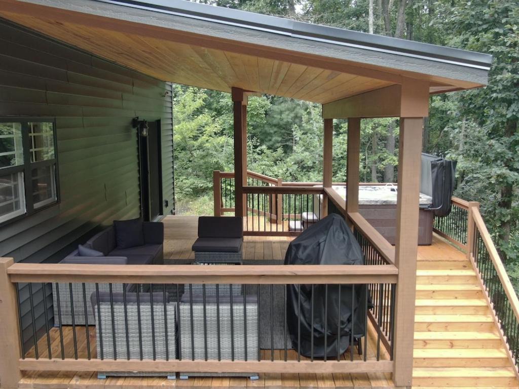 Lazy Bear-Hottub, Pet Friendly, Private Home Just 15 Minutes To Asheville.. Fairview Exterior photo